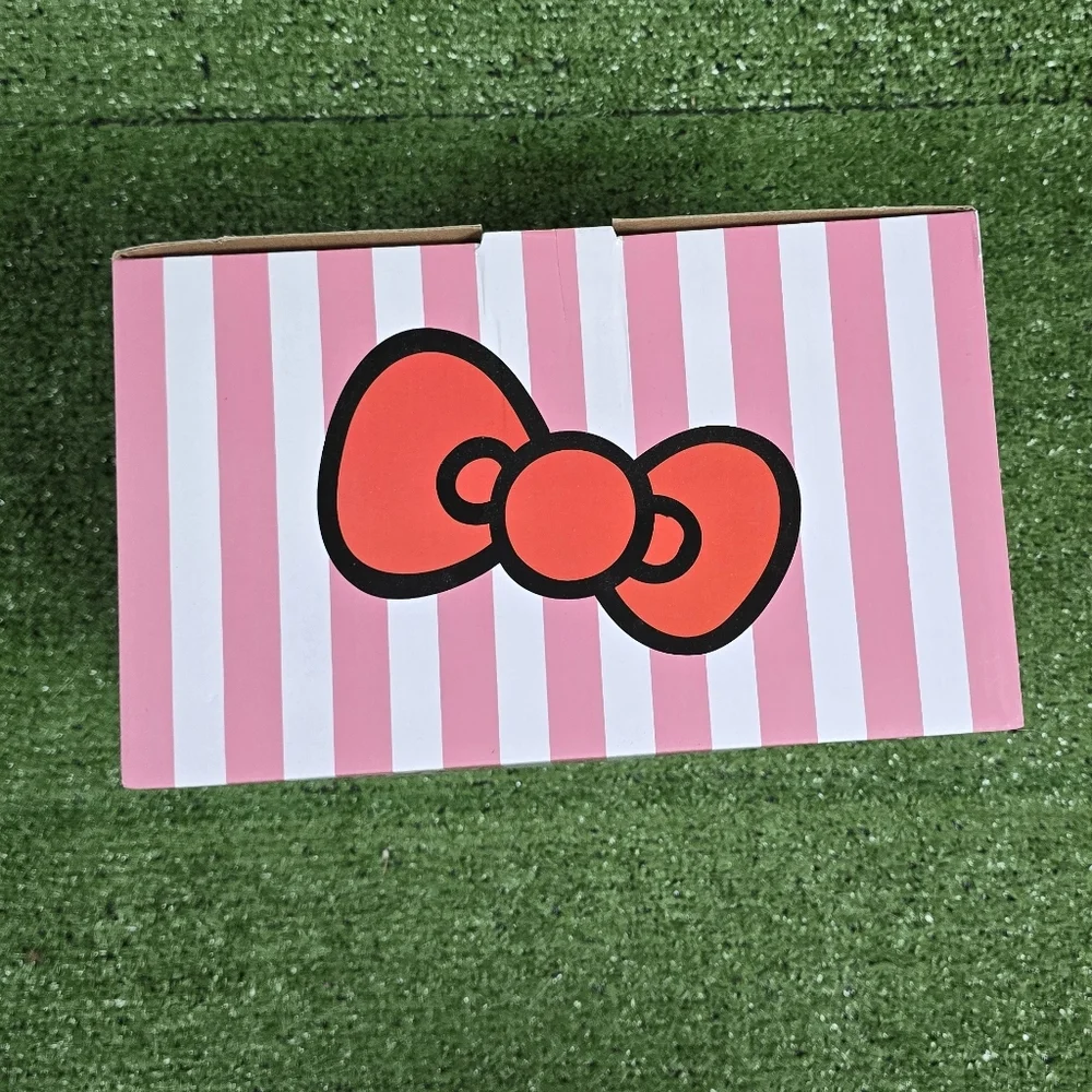 HELLO KITTY | lisenced 2-SLICE COOL TOUCH TOASTER -NWT! IN BOX!